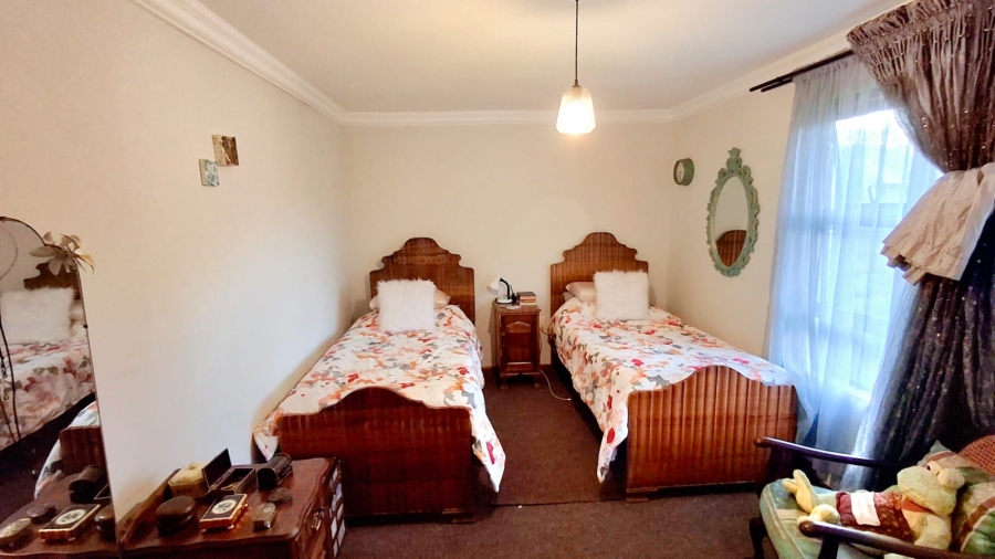 5 Bedroom Property for Sale in Vaalpark Free State